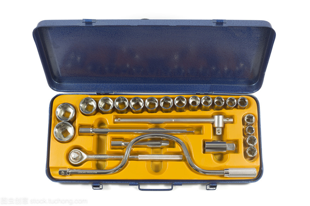 高效安全 蓝色工具箱中的专业劳保用品——扳手与螺丝刀位的完美组合